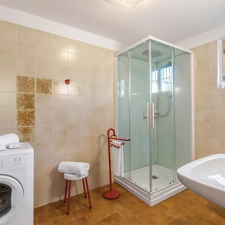 Casa Antonia: Lake Maggiore Villa With Private Pool - Happy Rentals Apartamento