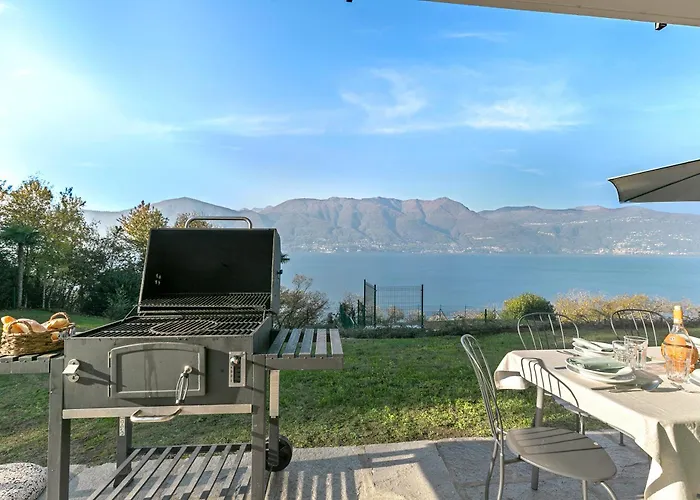 Casa Antonia - Happy Lägenhet Porto Valtravaglia